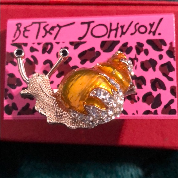 Betsey Johnson Jewelry - Betsey Johnson Snail🐌Pin🤑